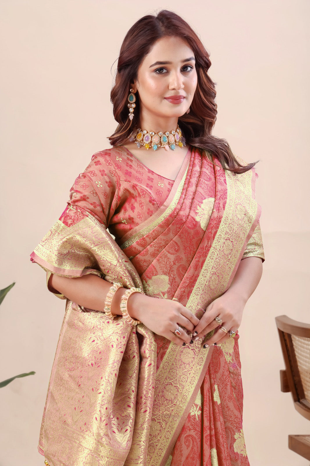Women's Pink Banarasi Jacquard Silk Saree with Gold Woven Design & Blouse Piece
